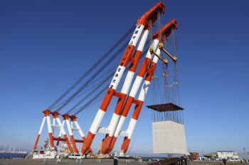 佐賀関漁港ケーソン据付