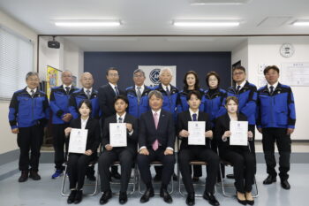 令和8年度　入社式